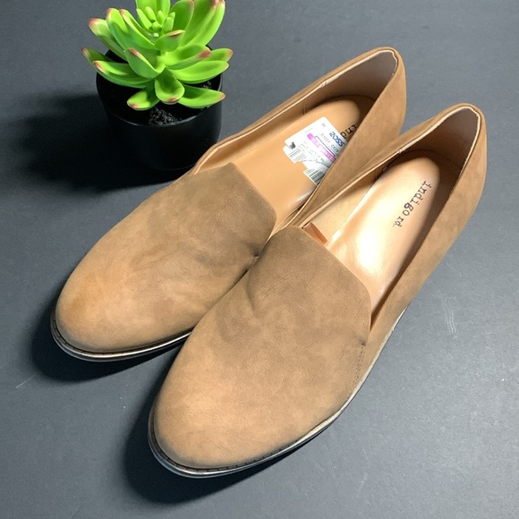 2/$12 NWT Indigo Women's Tan Loafers - Picture 3 of 5